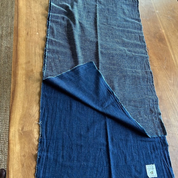 American Colors scarf by Alex Lehr.100% Organic cotton. Indigo/white - Picture 2 of 4